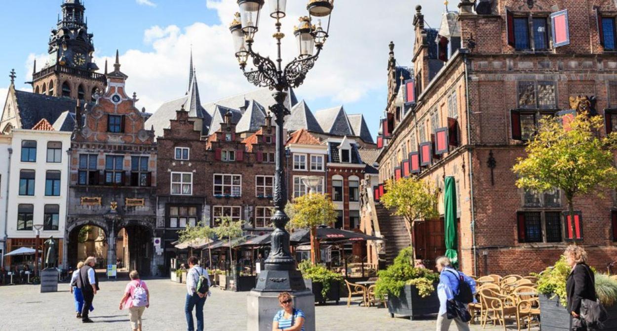 6P Vrijstaand Huis Met Royale Tuin En Hottub Ewijk Exteriér fotografie